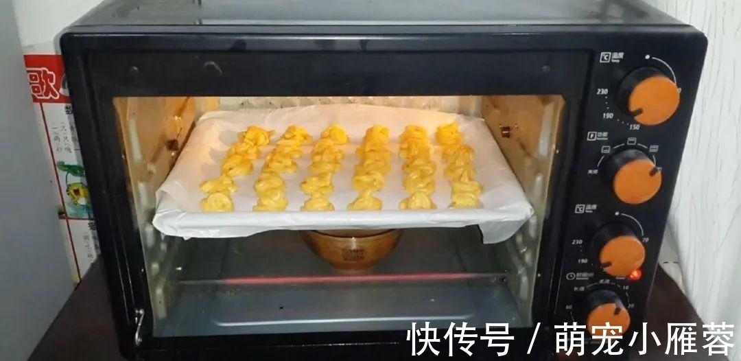 面粉不要烤面包了,教你简单一做,个个空心鼓泡,比吃蛋糕还过瘾
