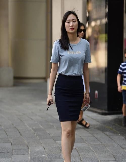 连衣裙时尚出彩又美观，充满别致感