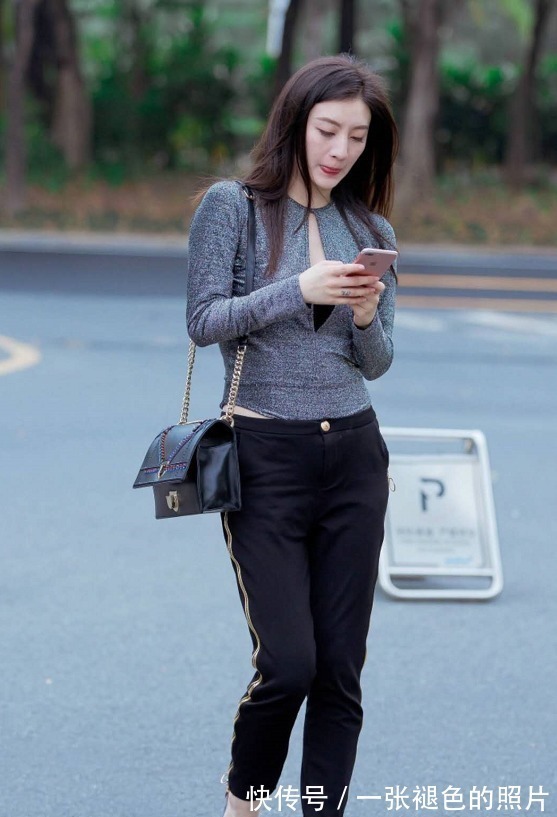 小姐姐 时尚穿搭豹纹高跟美女,略显丰腴的感觉真好