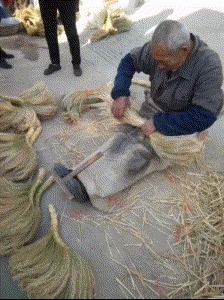 |搞笑GIF：难怪这妹子的做的东西味道十足的！原来如此