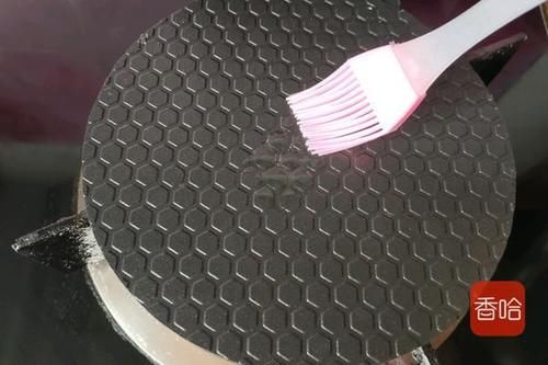  1碗面粉4个鸡蛋，用筷子搅一搅，轻松烙出酥香脆的鸡蛋卷