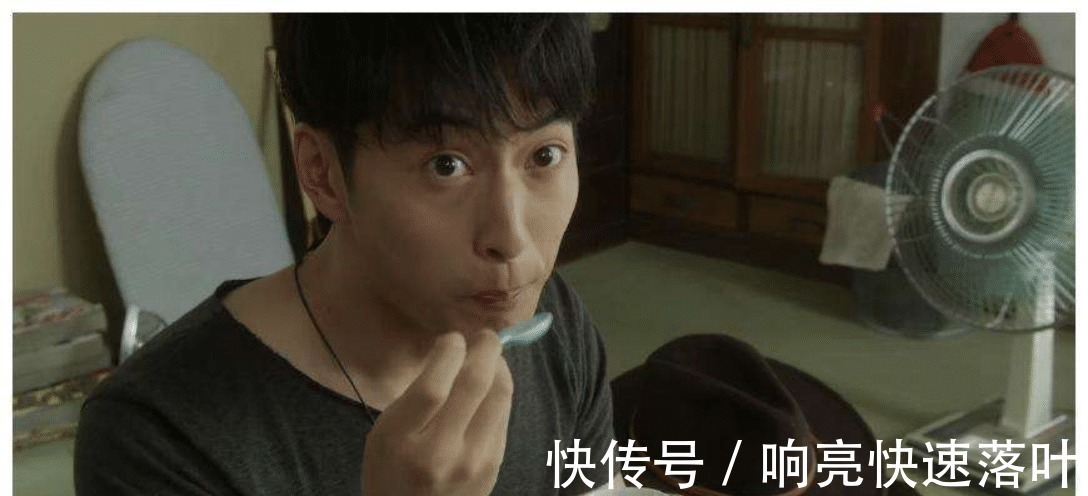 军械库|泽塔奥特曼朝仓陆和夏川遥辉大口吃泡面,奥特曼人间体都贪吃