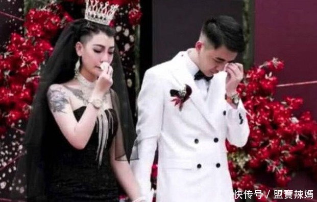 还记得全身纹身的“黑纱新娘”吗?如今剪短发卸妆后,变成了这样