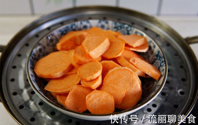 给年夜饭加道菜,“招财进宝”端上桌,寓意年年有余,财源广进