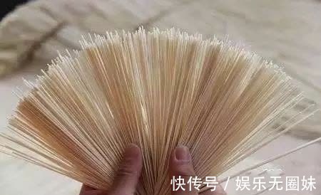 挂面|喜欢吃面条的注意了，有4种挂面尽量不要买，没营养还浪费钱