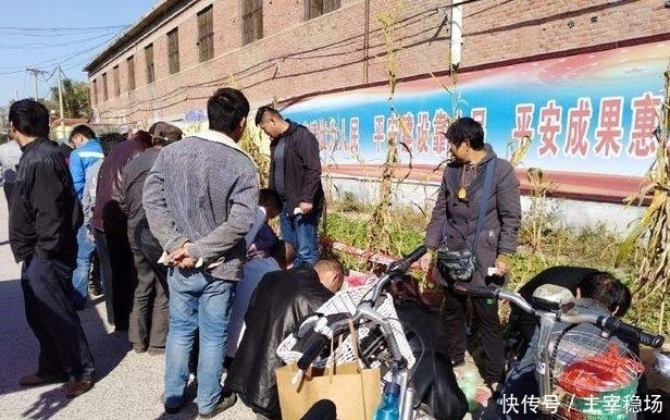 玩件|现在不少人想一夜暴富,不好好工作却把目光放在地摊上各种玩件