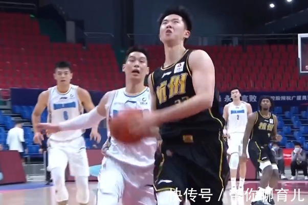 雅尼斯|27分领先险被逆转!孙铭徽三分+琼斯罚球广厦险胜,书豪持续低迷