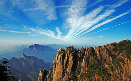 中年|江西有座道教名山，被誉为国内最美的山，网友表示：好像来到了黄山！