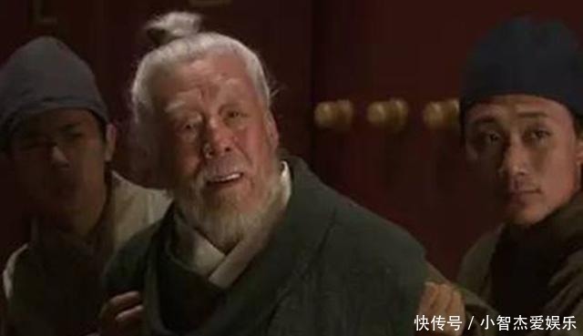 宁国府!红楼梦:此人不姓贾,但在贾府地位很高,贾珍等都得看他的脸色