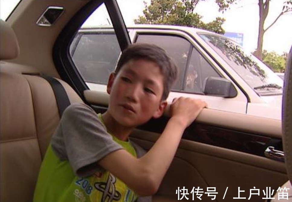 《变形记》最清醒的农村娃,赢了“富人游戏”,考国防生当上排长