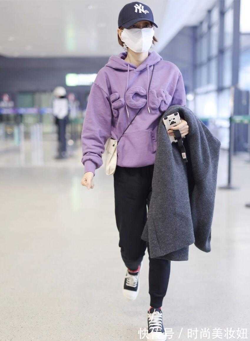 时尚|马伊琍单身后越来越会穿了,紫色卫衣配卫裤时尚减龄,哪像45岁