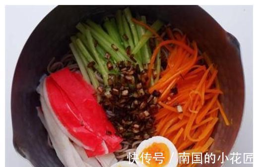 凉拌荞麦面|此面条,减肥也能放心吃,低脂低卡,酸酸甜甜,Q弹爽滑劲道!