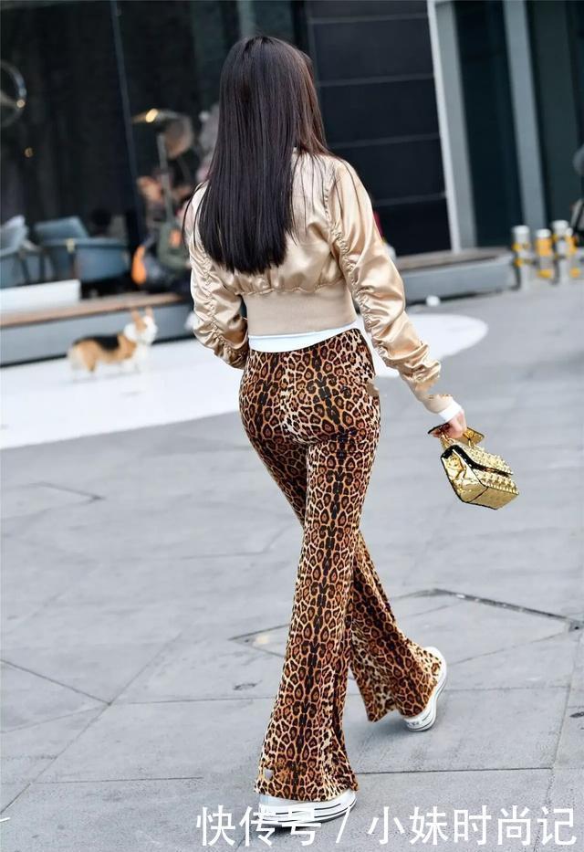 街拍:“豹纹风”强势来袭,现流行这样搭配,才会让人刮目相看!