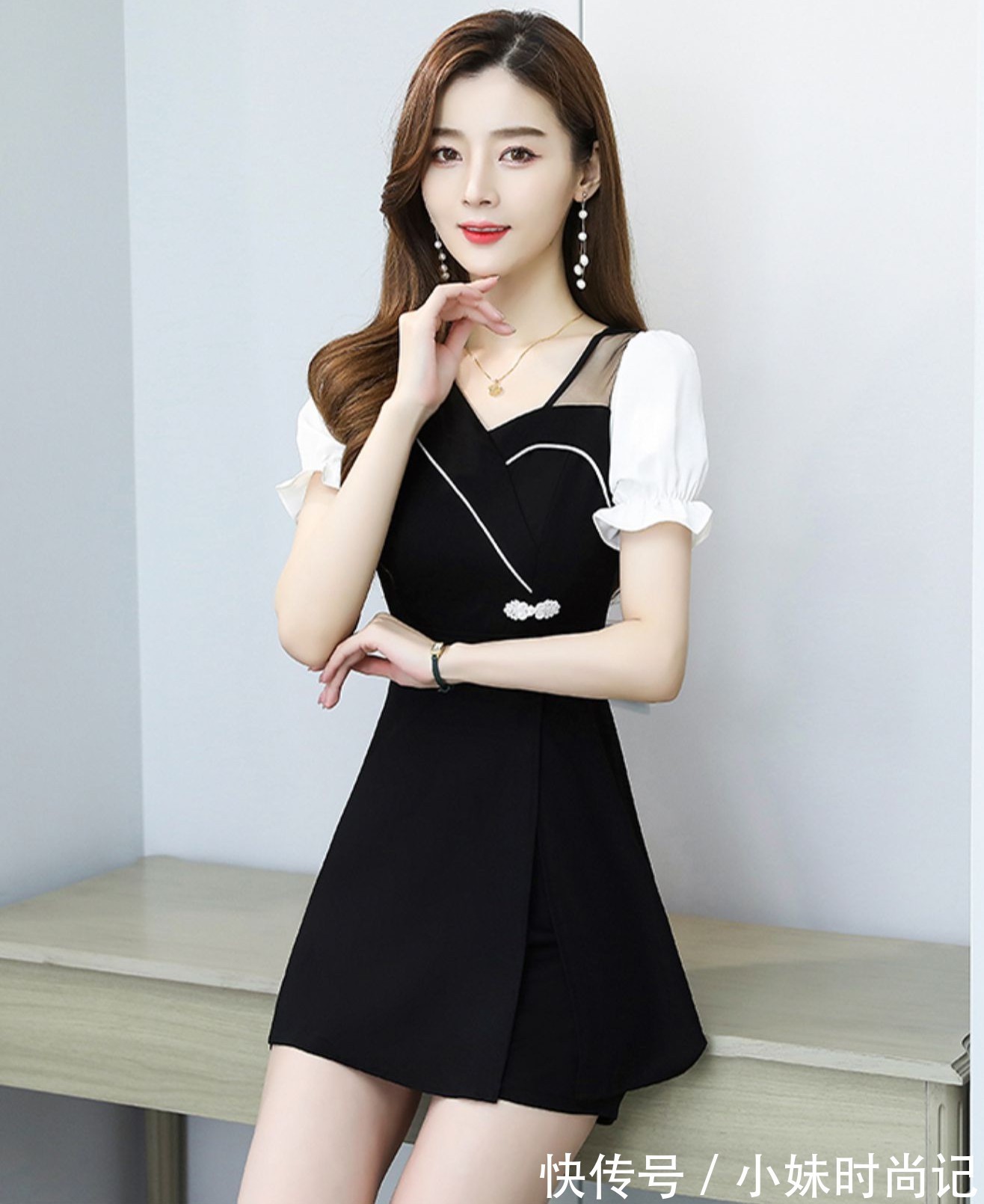性感|露肩小黑裙,性感的赫本风