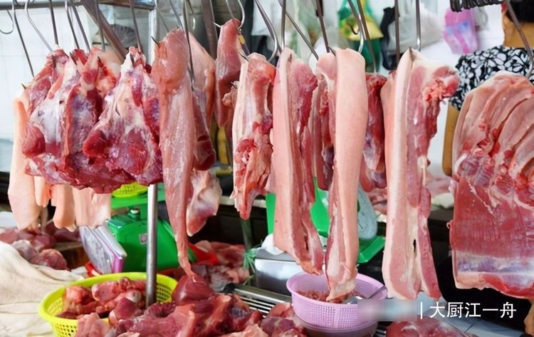 买猪肉时，这4个部位不划算，价格高肉质差不好吃，很多人还在买