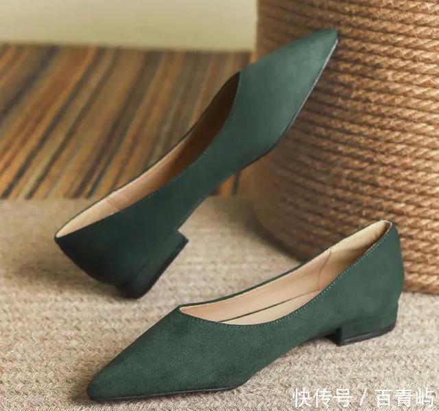 今春霸屏的单鞋，小尖头太显脚瘦了！穿上气质好迷人