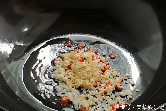  鲜香|红烧鱼好吃又诀窍，鲜香适口，外酥里嫩，端上桌就被大家吃完了