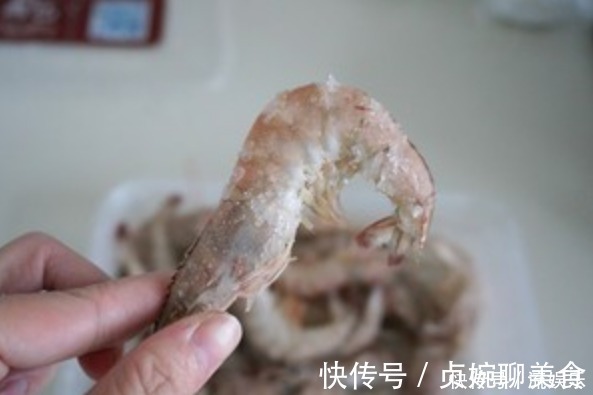 保存大虾,直接冷冻是大错!渔民教你1招,1年不坏,和鲜虾一样鲜