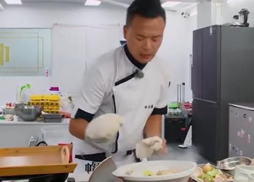 李浩菲|中餐厅再次出现炸锅,节目组被批不尊重顾客,只能林大厨出面回应