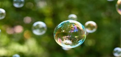 张力 泡泡破灭还有这么多科学道理,炸裂时达2万度,比太阳还要热!