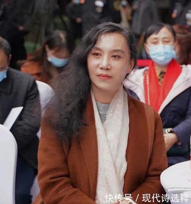 诗刊社!女作家、诗人林雪诗歌选读