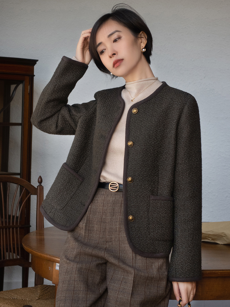 搭配 “小香风外套”才是冬季穿搭的yyds,优雅知性又干练,谁穿谁美