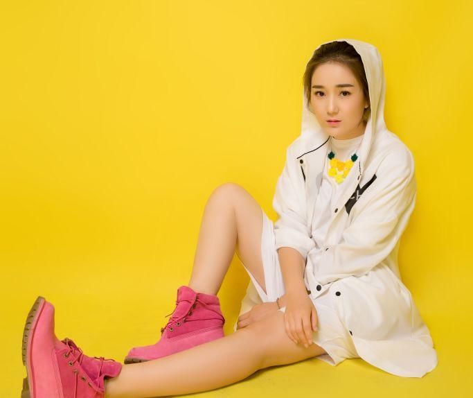 ?她在星光大道未夺冠，下台后作出一个决定，歌声传遍全国