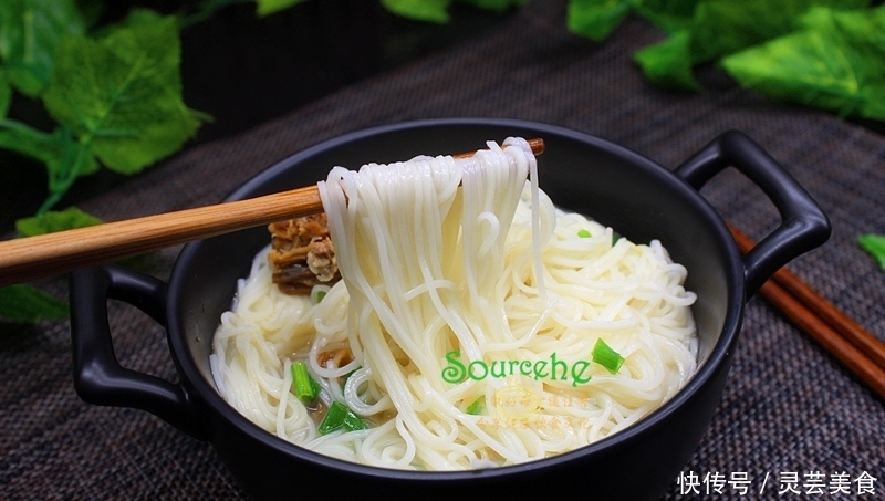 春天这样给孩子煮面条,补钙祛湿,头脑灵活,个子长得快,身体棒