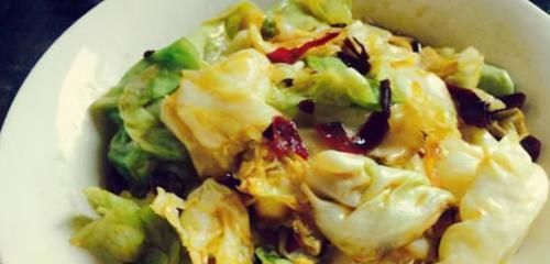 女性到了中年，坚持吃三种美食，祛皱嫩肤，延缓衰老，呵护子宫