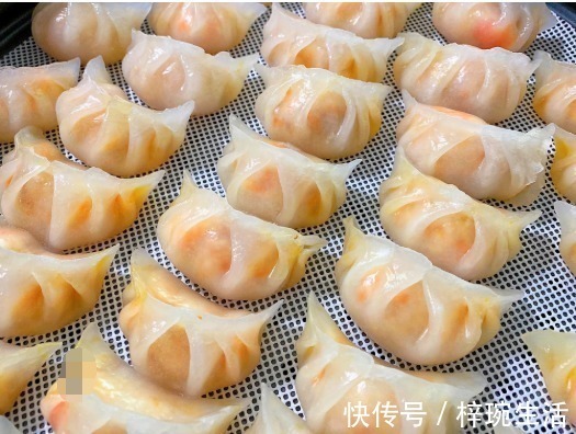 马蹄笋|想吃水晶虾饺不用买了,在家就可以做,特别简单,面皮劲道透亮