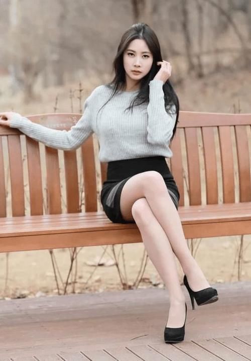 优雅|穿包臀裙的美女姐姐，端庄优雅大气的同时，穿出成熟女人的性感