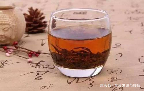 隔夜茶水一滴也别倒，才知道这么“值钱”，家家户户都能用的到