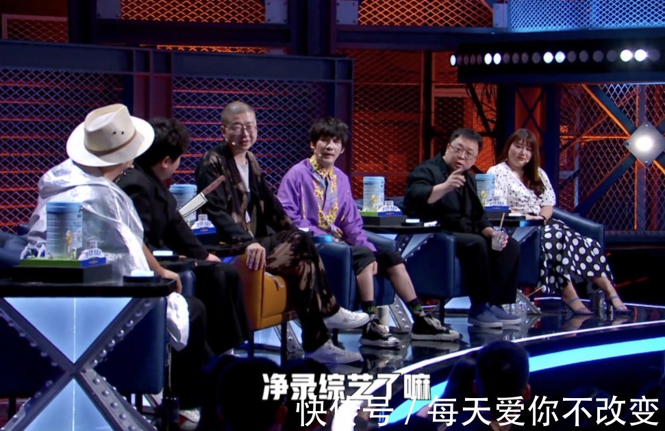 他的这种演出形式,挺适合线上的,拿来比赛也不错