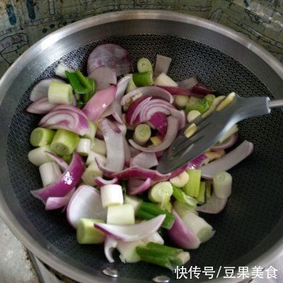 红烧鸡煲|好吃的风味红烧鸡煲，你在哪里呀