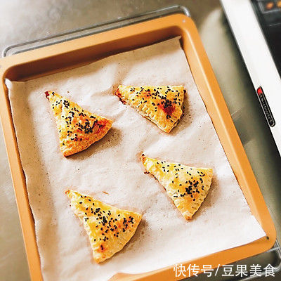 酥得掉渣的香蕉派太好吃了 | 手抓饼版