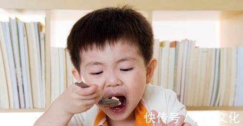 骨骼|91岁退休院士呼吁停止食用,比味精还伤骨骼,家长尽早撤下餐桌