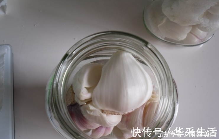 晾干|“腌糖醋蒜”只放糖和醋？错了，如果少了它，蒜又苦又涩，还易坏