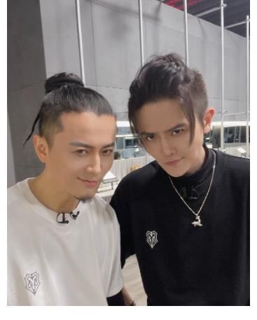敖犬|《披荆斩棘的哥哥》二公：排名第17的欧阳靖被淘汰，敖犬倒数第一却晋级