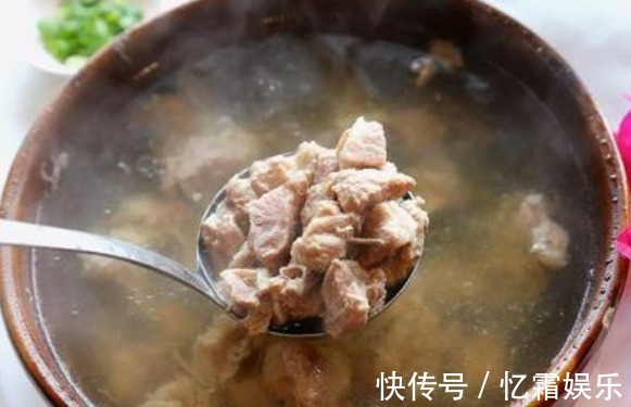 煮猪肉的“白沫”是脏的还是营养物质,有很人少知道,带你了解下