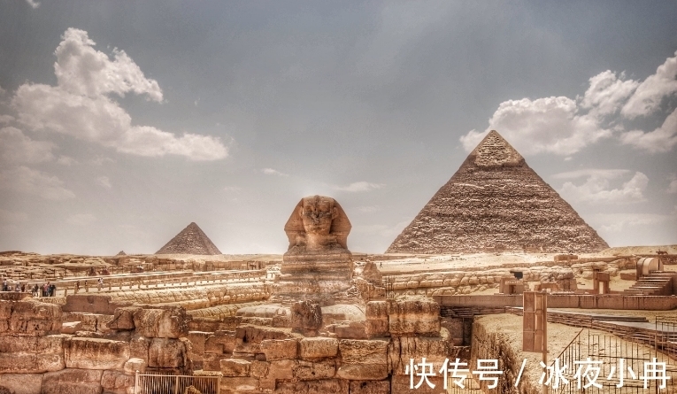 埃及|金字塔真是外星人建的？考古学家发现金字塔手稿，秘密被揭开