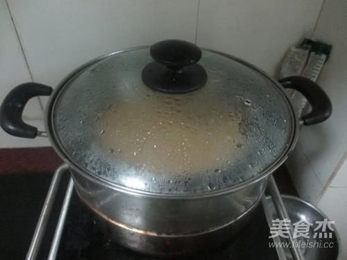 白发|白头发增多，医生推荐多吃它，隔三差五吃2次，白头发慢慢变黑了