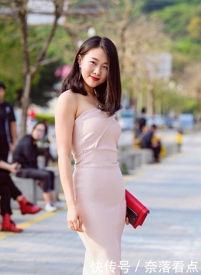 眼球|美女街拍:第6位美女很“惹”火,吸人眼球,最后一位初恋的感觉