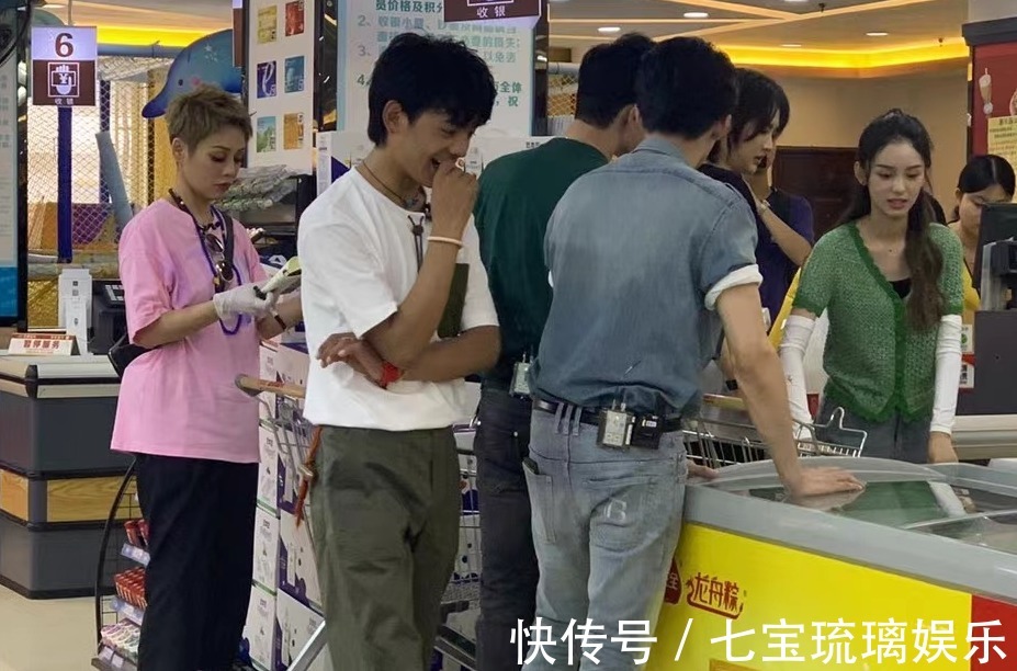 话痨|《中餐厅5》定档，龚俊为节目跟爸爸学做藤椒鱼，还自称话痨担当