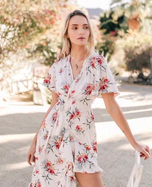 牛仔装|牛仔装怎么穿才好看，看小宋佳的牛仔私服搭配，时髦减龄又高级