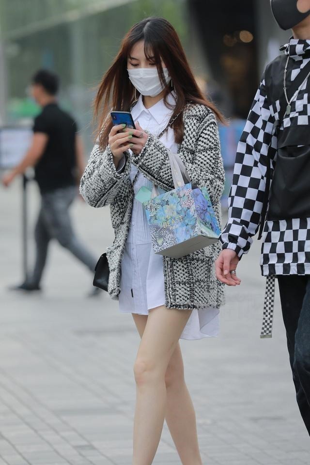 懒人 短裙是懒人出门快速穿搭服饰，打破单调和刻板，气场全开！