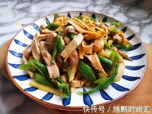 白菜|冬天别只会吃白菜!一盘简单小炒5分钟就上桌,营养高鲜美又好吃