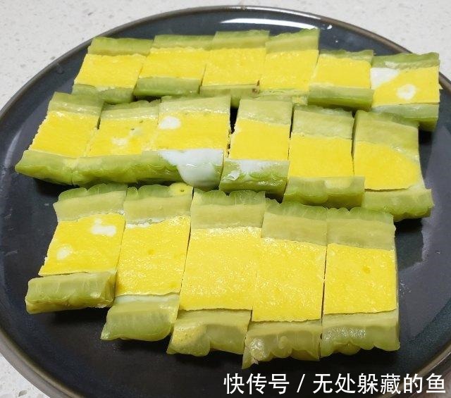 鸡蛋|鸡蛋蒸苦瓜，香而不腻，开胃爽口快手菜！