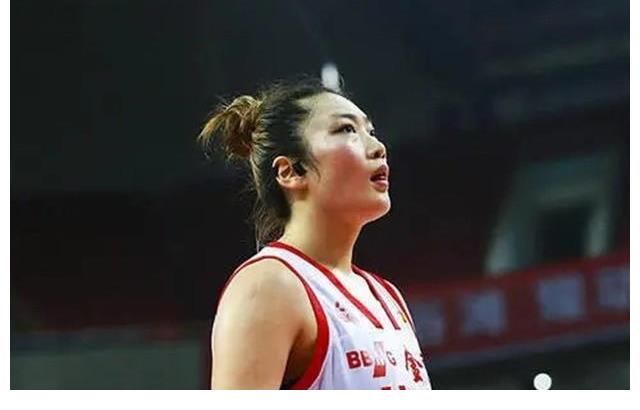 世青賽|“女版詹姆斯”李夢(mèng)：女籃的硬核甜心，拒絕西班牙富商只嫁中國(guó)人
