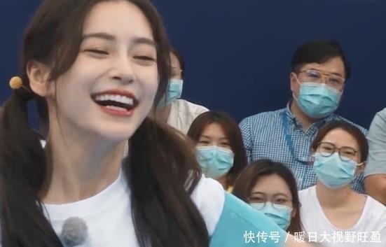 被黄旭熙压倒在地,被baby提溜起来,张含韵真的豁出去了