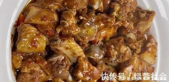 鲜嫩|平时多给家人做它吃,不油炸不煎炒,拌料一腌一蒸,鲜嫩软烂,香
